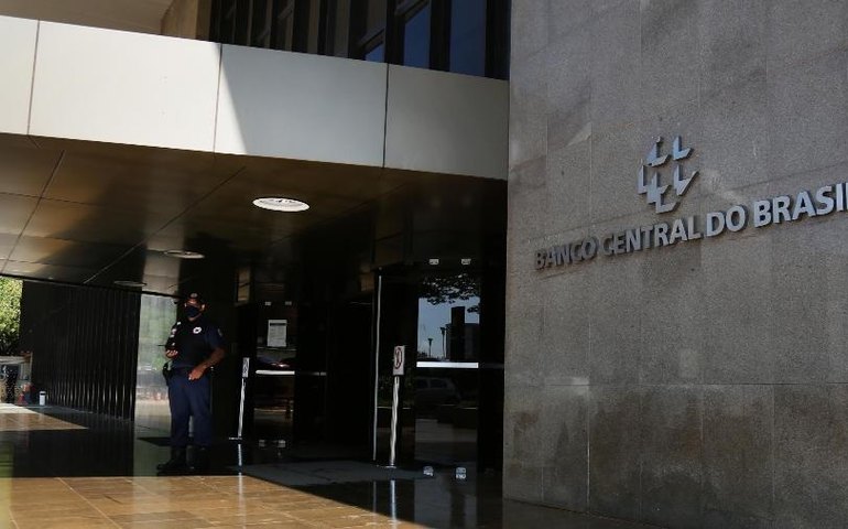 Servidores do BC aprovam dois novos atos em prol de reestruturação de carreira