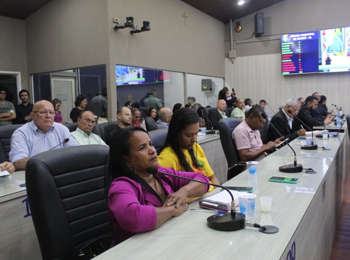 Prefeitura participa de audiência pública na Câmara Municipal sobre orçamento 2025