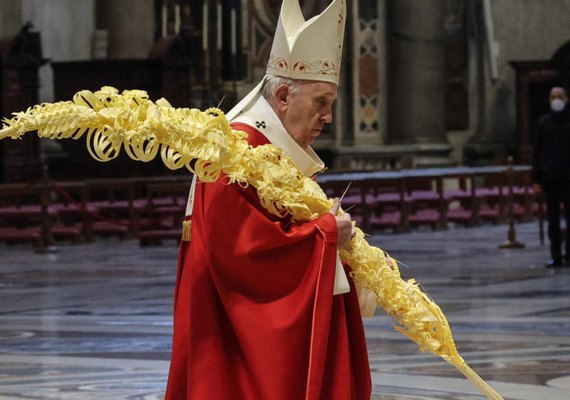 Papa celebra missa do Domingo de Ramos