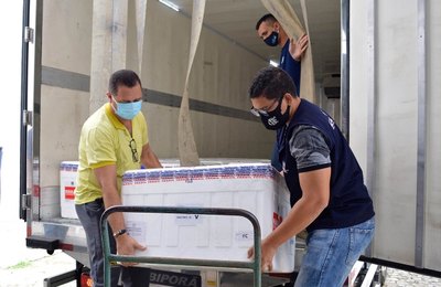 AL recebe 98.250 doses da AstraZeneca para avançar na vacinação a partir de 55 anos