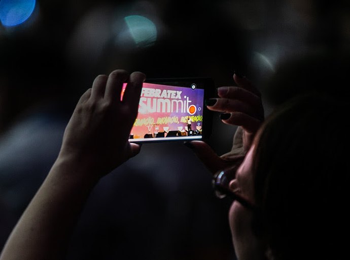 TOTVS leva tecnologia para transformar a cadeia da moda ao Febratex Summit 2025