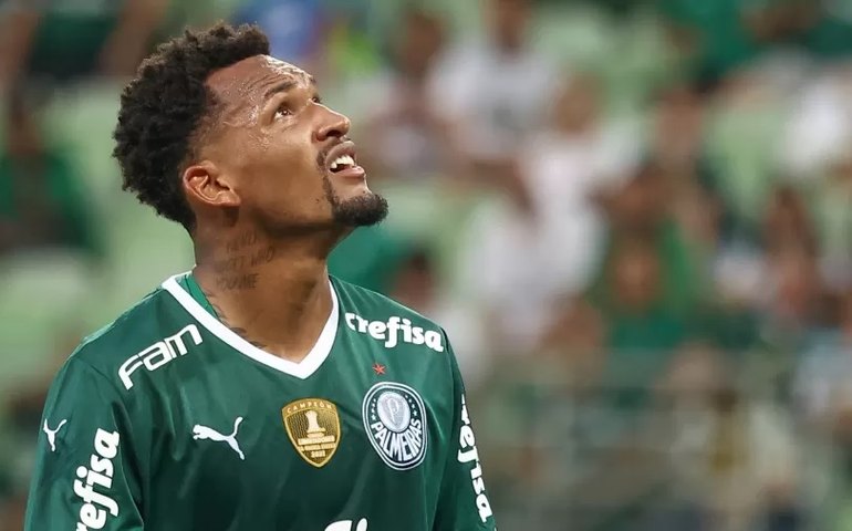 Jailson rompe ligamento cruzado do joelho em treinamento no Palmeiras
