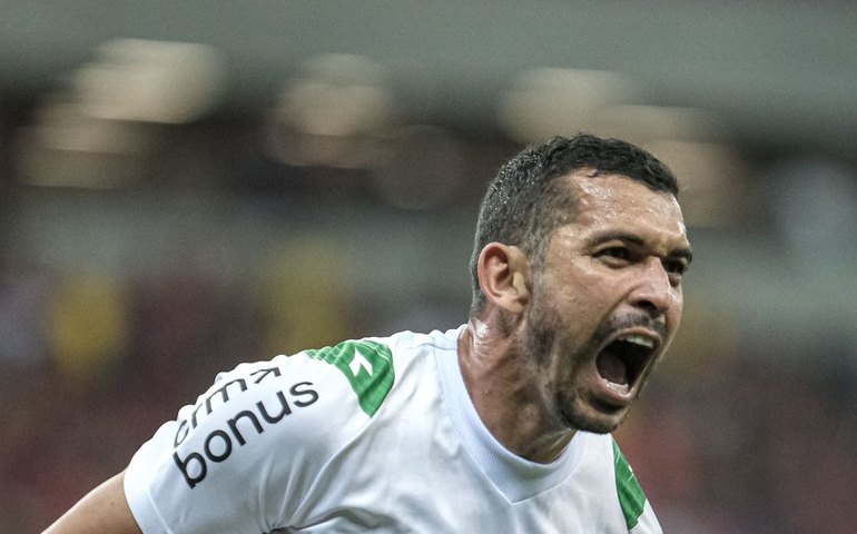 Série B: Coritiba derrota Sport na Arena Pernambuco por 1 a 0