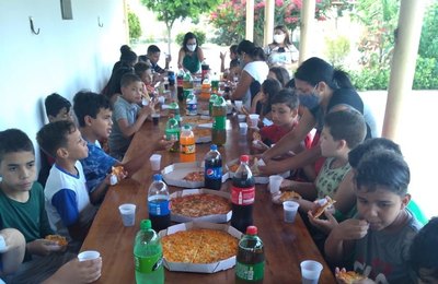 Educação de Anadia promove desafio para aumento das notas e alunos garantem rodada de pizza