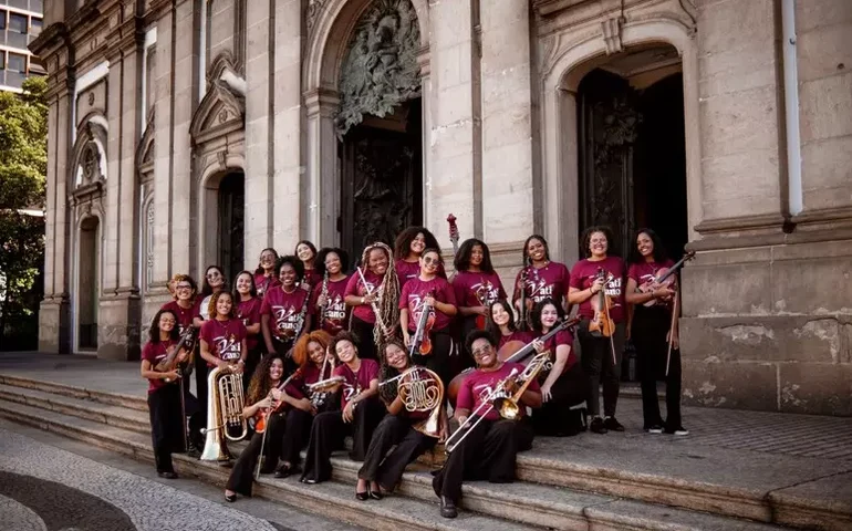 Papa Leão XIV faz saudação às brasileiras de orquestra juvenil do Rio