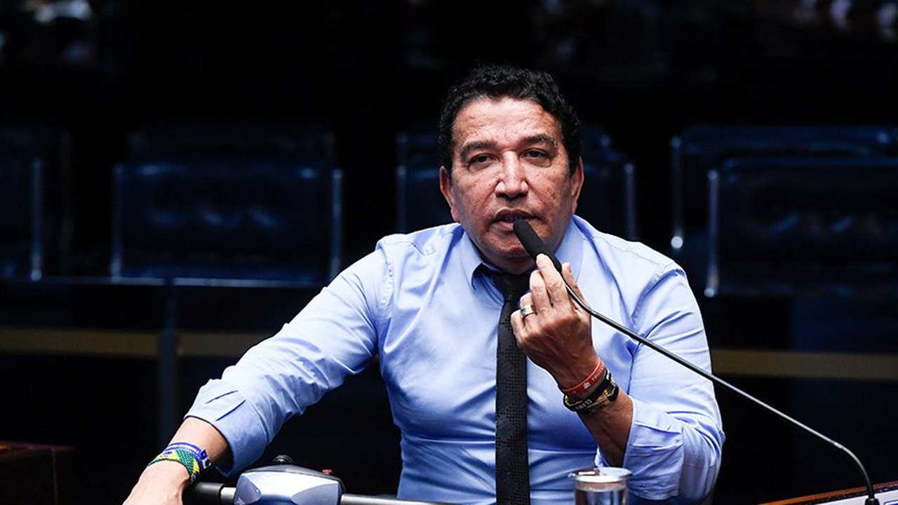 Magno Malta pede urgência para projeto que regulamenta ensino domiciliar