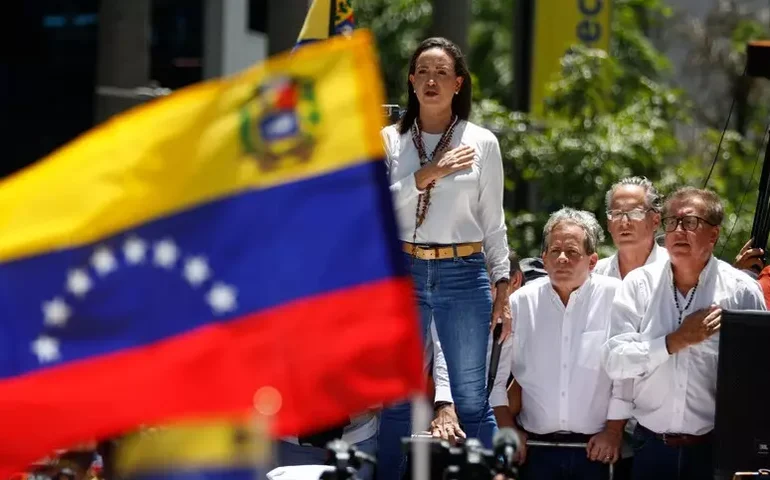 Itália elogia Nobel a Corina Machado: 'Mulher corajosa'