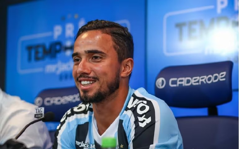 Grêmio reforça lateral com Fábio e aposta em experiência europeia: ‘Evoluí muito’