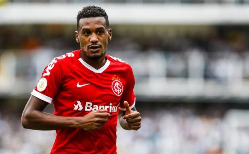 Atlético-MG anuncia a contratação do &#8216;super-herói&#8217; Edenilson, ex-Internacional