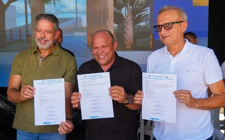 Prefeito Jadson Lessa e lideranças de São Miguel dos Milagres reafirmam apoio a Arthur Lira em lançamento de obras que fortalecem o desenvolvimento do Litoral Norte