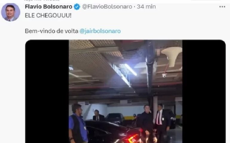Flávio publica vídeo com funk pornográfico e imagens da chegada do pai, mas apaga
