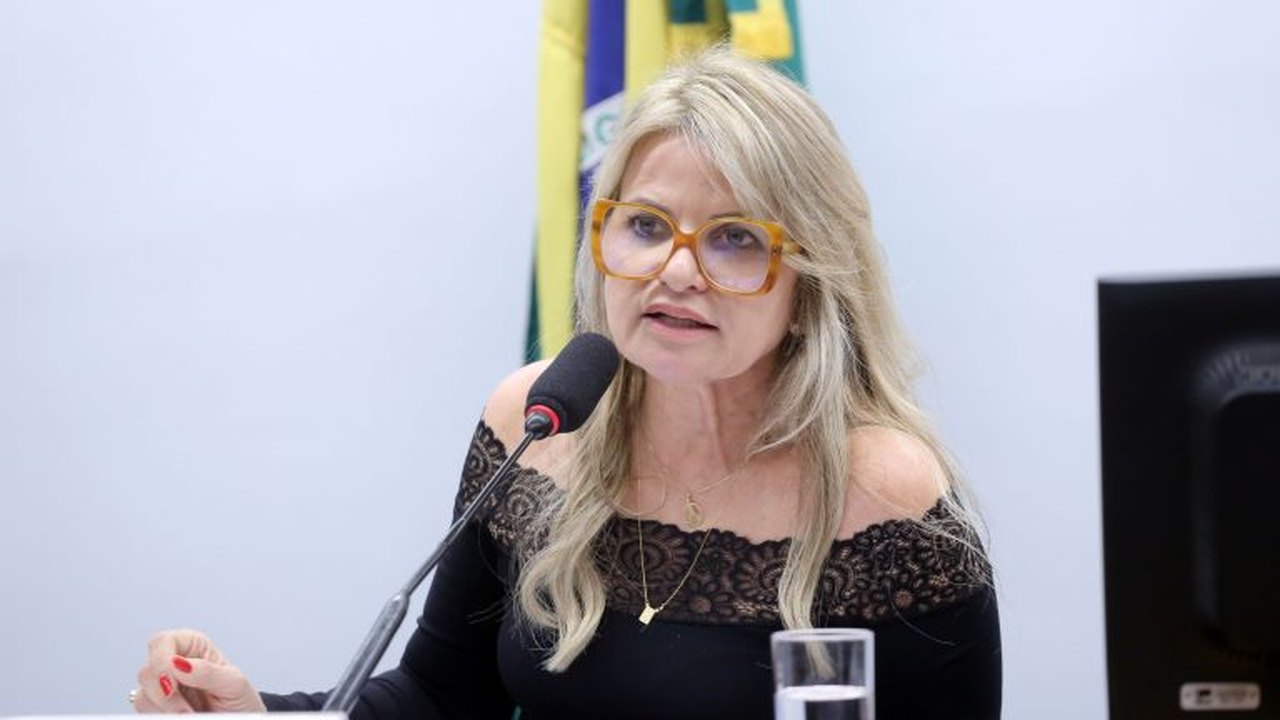 Comissão aprova projeto para ampliar o acesso a remédios de uso contínuo no SUS