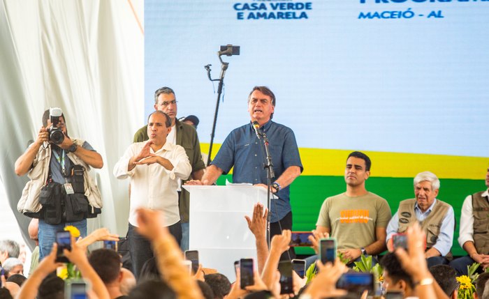 Bolsonaro durante discurso em Maceió
