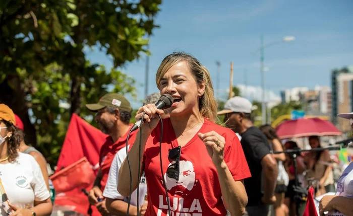 Dafne Orion é psicóloga social, militante de base e dirigente sindical Dafne Orion é psicóloga social, militante de base e dirigente sindical