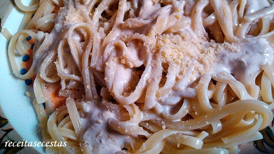 Linguini ao molho de queijo