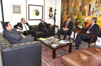 Presidente da Câmara de Maceió se encontra com senador Fernando Collor em Brasília