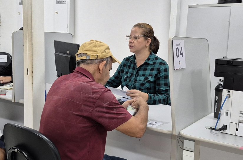 Casal atualiza canais de atendimento presencial e digital para clientes