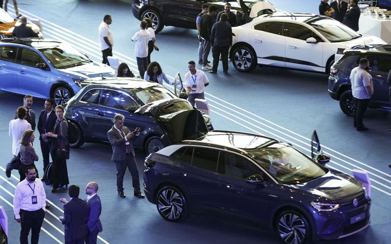 China diz que vai discutir cooperação com a União Europeia no setor automotivo