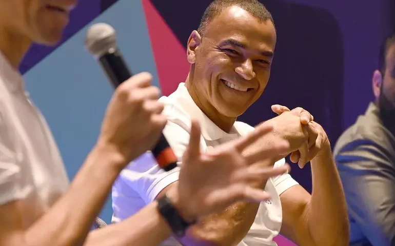 Cafu lamenta ausência da Itália em Copas, mas diz que Azzurra tem 'enorme potencial'