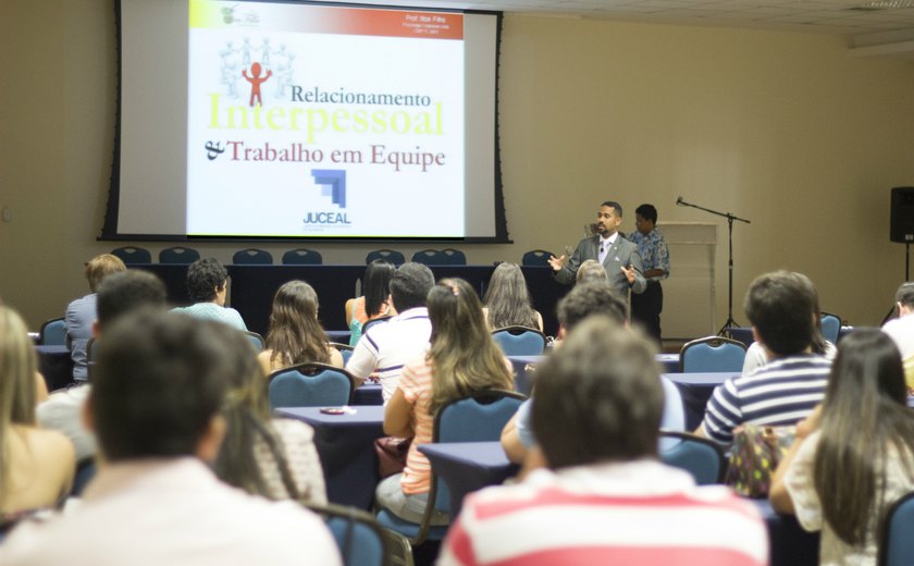 Servidores da Junta Comercial de Alagoas participam de encontro de capacitação e integração