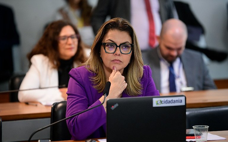 Projeto aprovado na CAS permite que menor de 18 anos visite pais internados