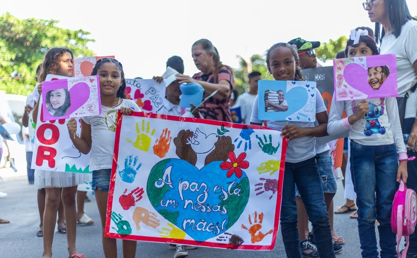 II Caminhada pela Paz e Contra o Bullying reúne estudantes e moradores do Pontal