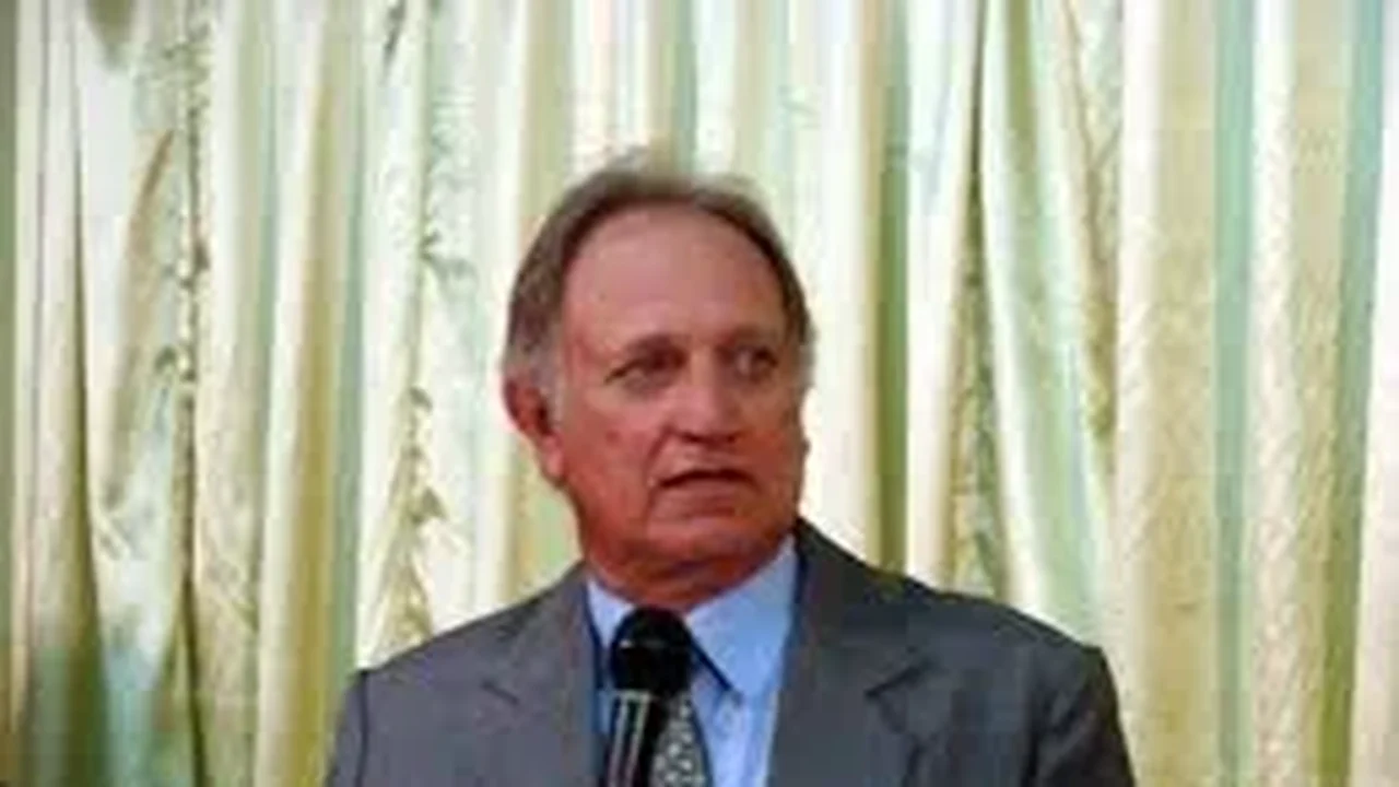 Ex-governador Manoel Gomes de Barros passa por cirurgia de emergência em Maceió