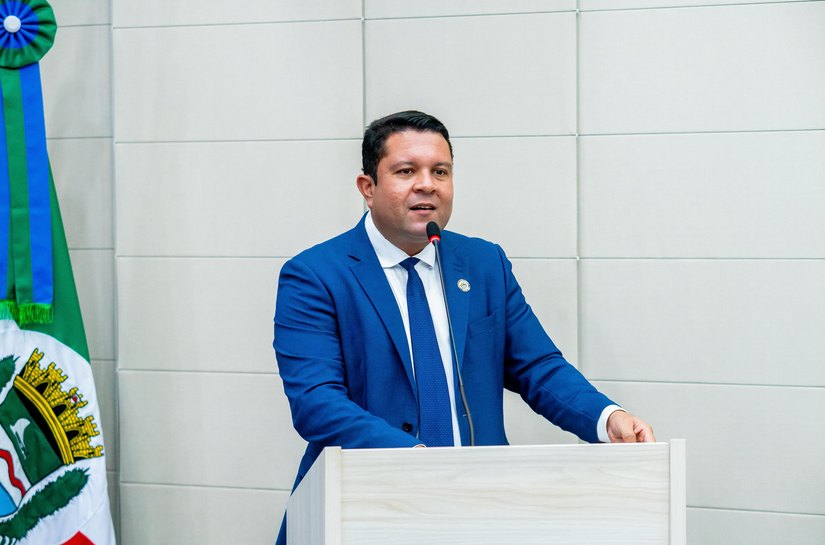 Allan Pierre pede convocação de secretário da Semurb para dar explicações sobre licenças ambientais no Litoral Norte