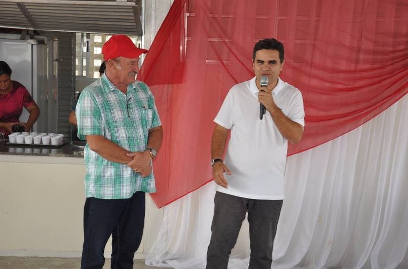 Secretário de Educação e prefeito participam de festa das mães em União