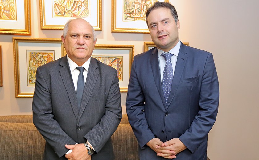 Presidente Otávio Praxedes se reúne com governador Renan Filho