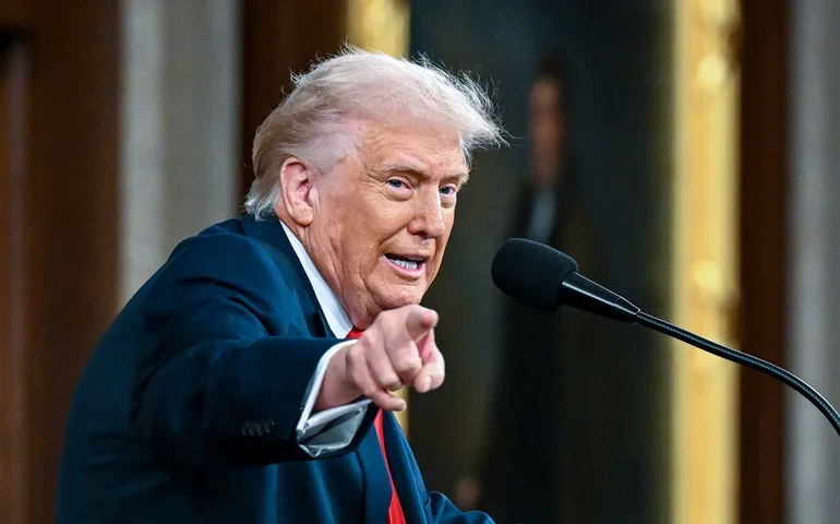 Trump afirma manter diálogo com Cuba, mas destaca prioridade no Irã