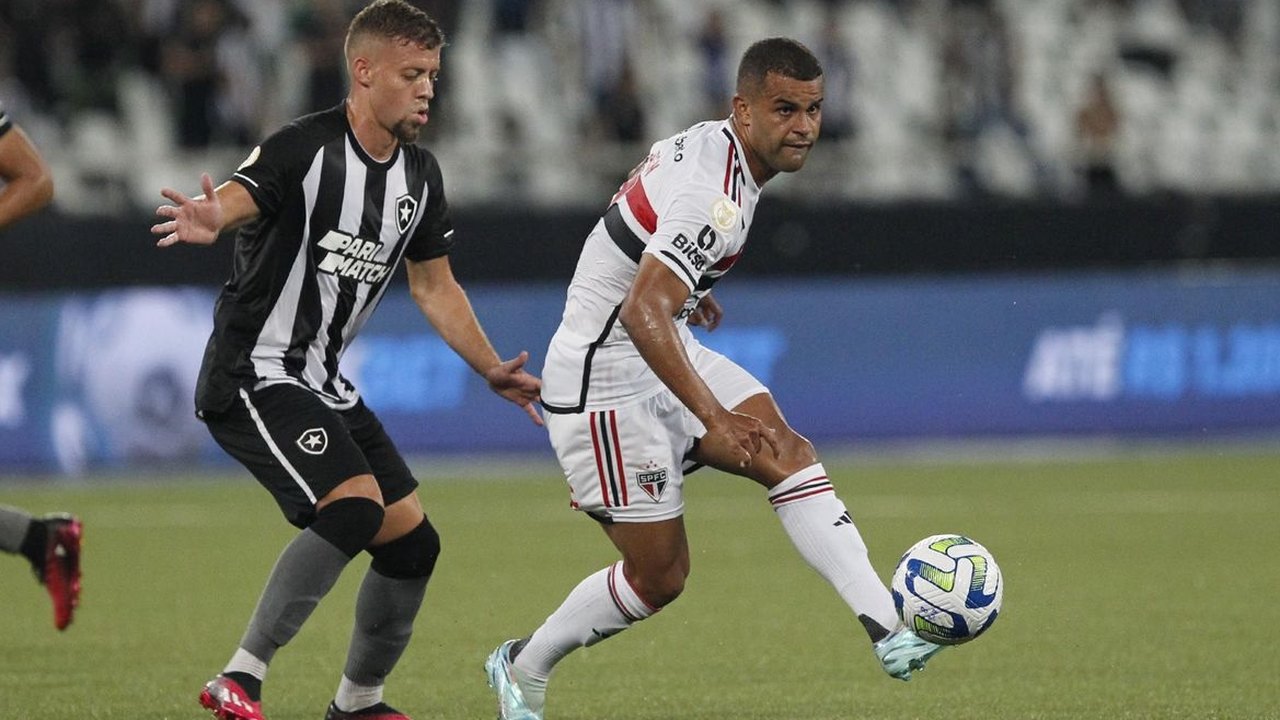 Brasileiro: São Paulo tenta tirar pontos do líder Botafogo no Morumbi