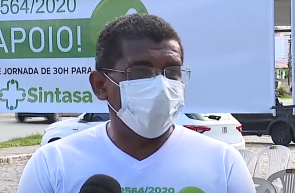 Integrantes do Sintasa realizam ato de protesto