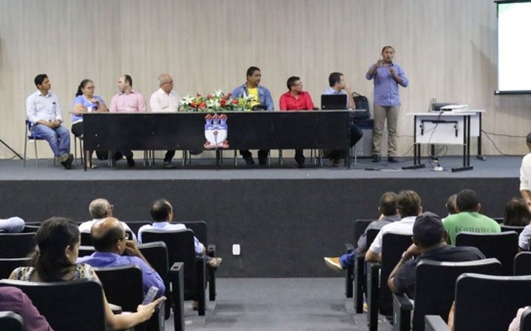 Semarh incentiva gestão participativa para uso das água do Canal do Sertão