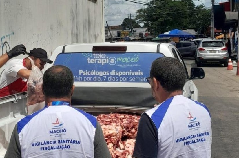 Vigilância Sanitária recolhe 120kg de carne estragada na feira do Tabuleiro