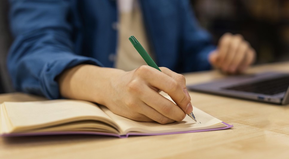 estudante-foto-frrepik-banco-de-imagens-gratuita.jpg