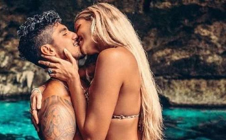 Gabriel Medina e Yasmin Brunet mostram imagens do casamento no Havaí