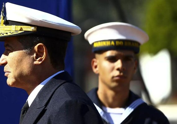 Ex-comandante da Marinha admite reuniões com Bolsonaro, mas nega existência de plano golpista