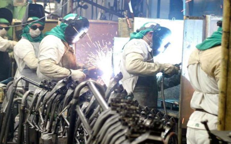 PMI industrial do Brasil cai de 54,0 em julho para 51,9 em agosto