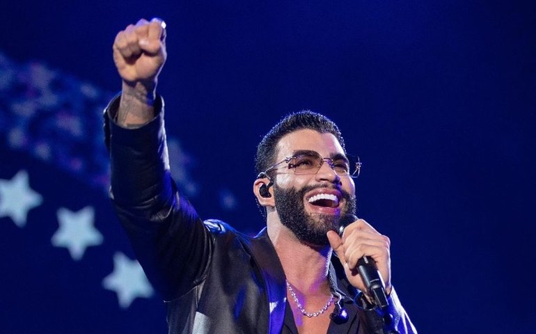 Gusttavo Lima compra carro de luxo personalizado