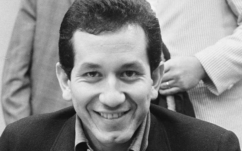 Cantor de &#8216;La bamba&#8217;, Trini Lopez morre vítima de covid-19