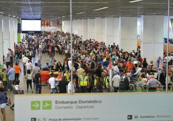 Aeroviários fazem manifestação relâmpago no Aeroporto de Brasília