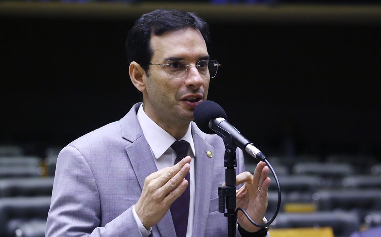 Prates: Vamos voltar a comprar blocos de petróleo no Brasil e no exterior