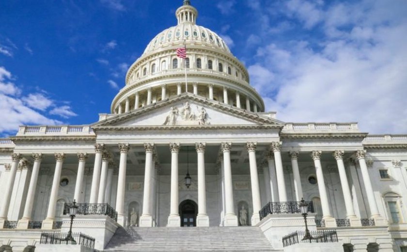 Deputados dos EUA aprovam ajuda a Ucrânia, Israel e Taiwan