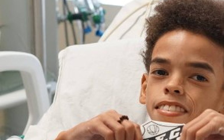 Morre adolescente santista que enfrentava tratamento para doença rara e recebeu apoio do clube