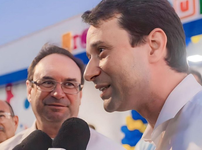 ”Educação precisa ser democrática e universal”, afirma deputado Daniel Barbosa