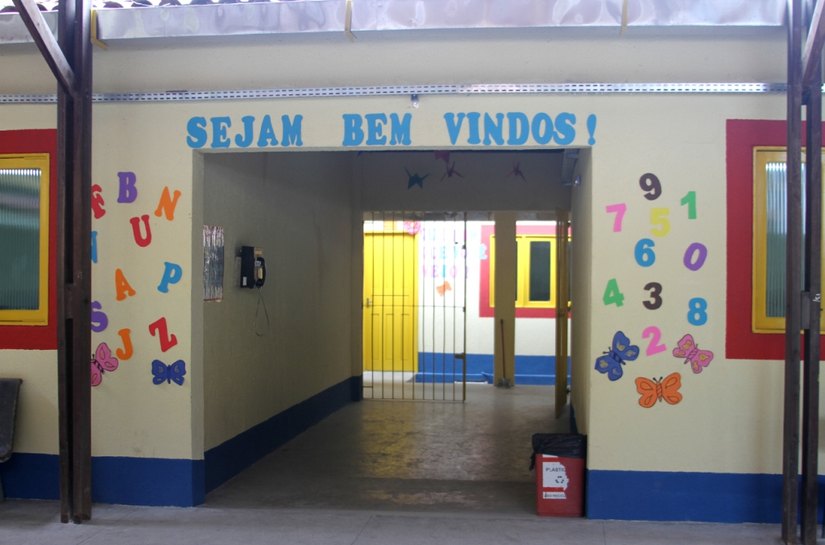 Prefeitura de Marechal finaliza obra e entrega escola reformada na Barra Nova