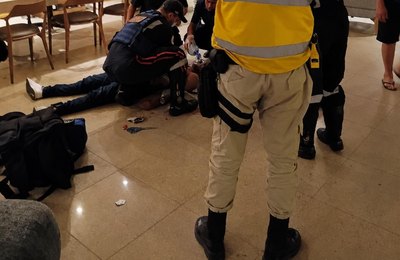 Ronda no Bairro presta socorro a homem baleado na Pajuçara