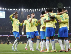 Estêvão marca novamente em goleada histórica da seleção contra a Índia