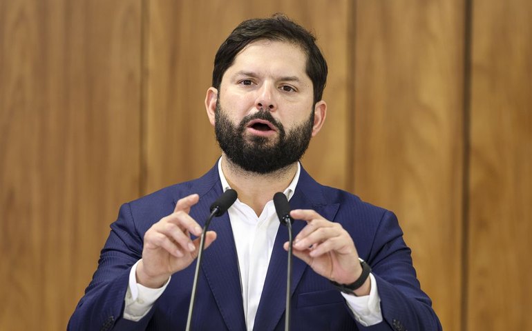 Boric e Petro se manifestam após condenação de Bolsonaro